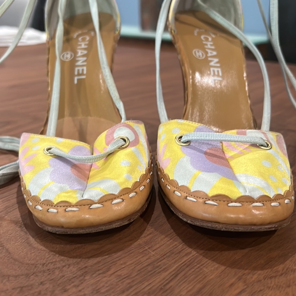 Chanel Heels - Picture 3 of 13